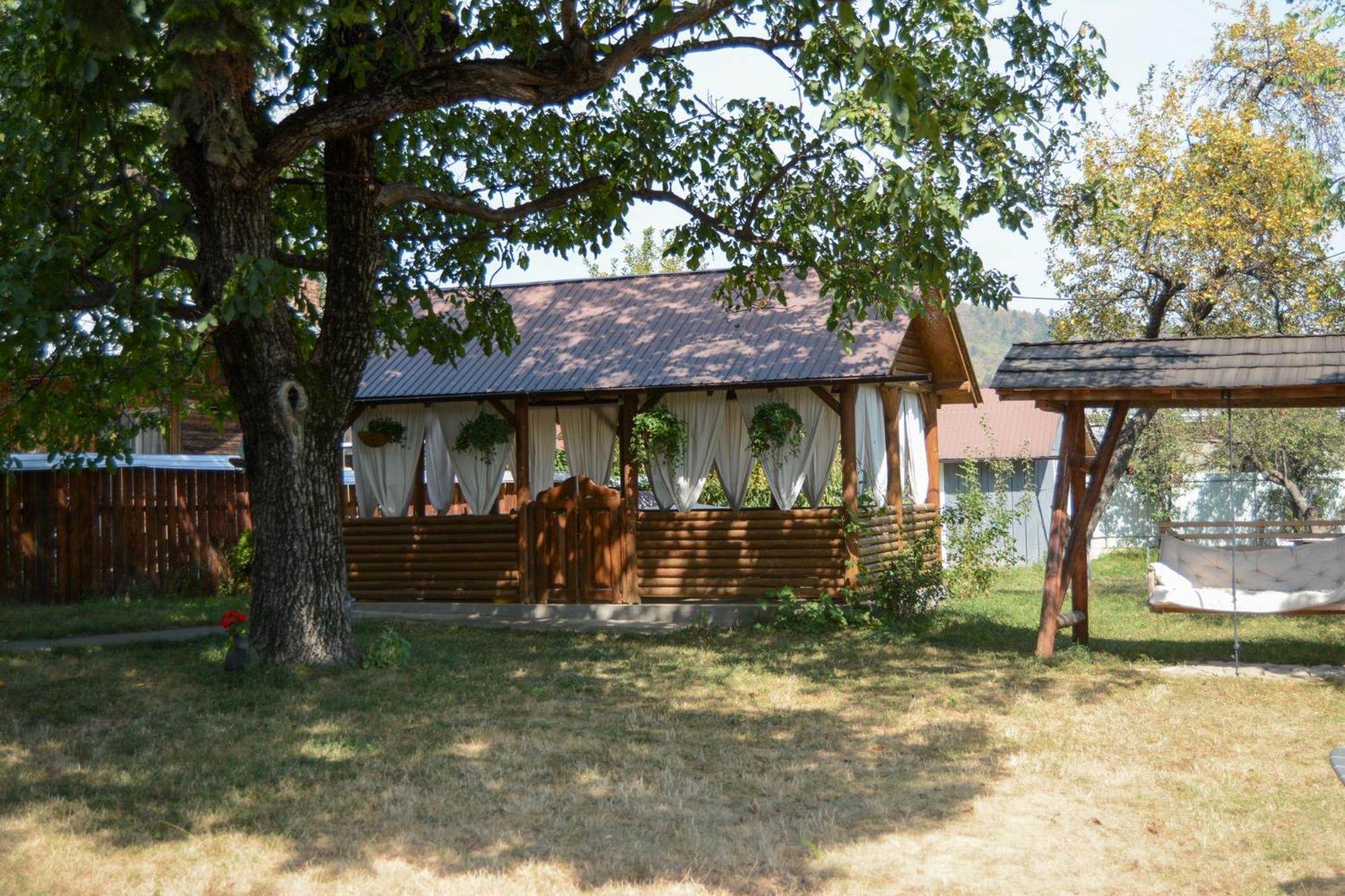 Villa Casa Humulesti, Fii Vecinul Lui Ion Creanga Târgu Neamț Esterno foto